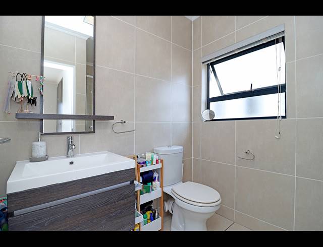 2 BEDROOM APARTMENT FOR SALE IN GREENSTONE HILL
